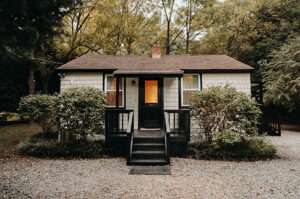 Bridal cottage at Country Villa Weddings and Events.