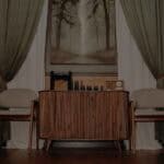 Grooms' Lounge